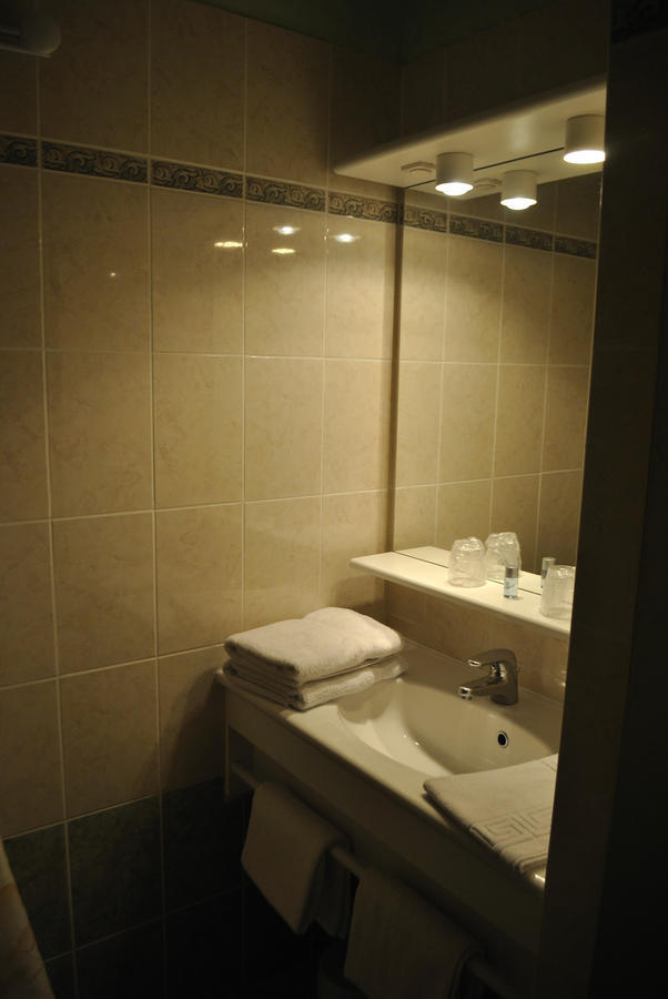 Hotel Auberge De La Nauze Sagelat 部屋 写真