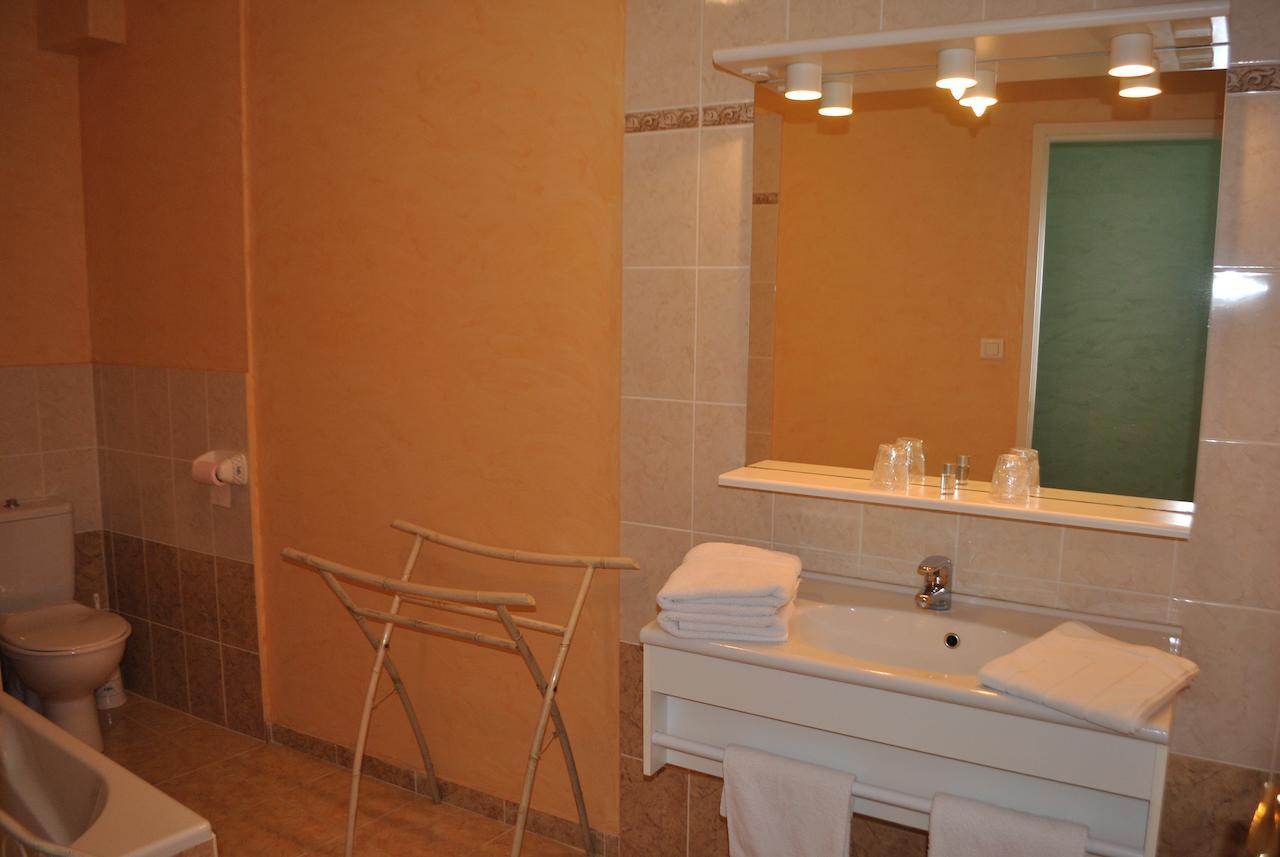 Hotel Auberge De La Nauze Sagelat 部屋 写真